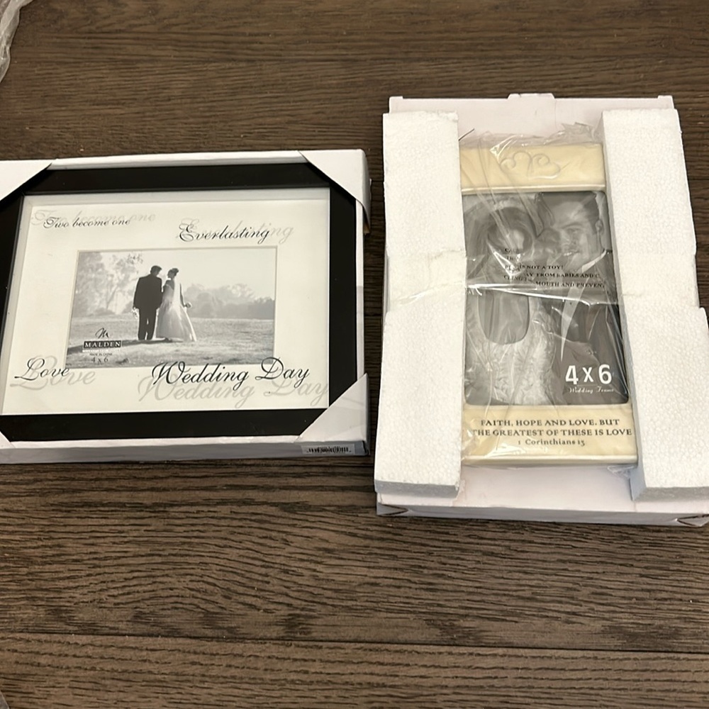 NWT 2 piece lot Wedding love picture frames